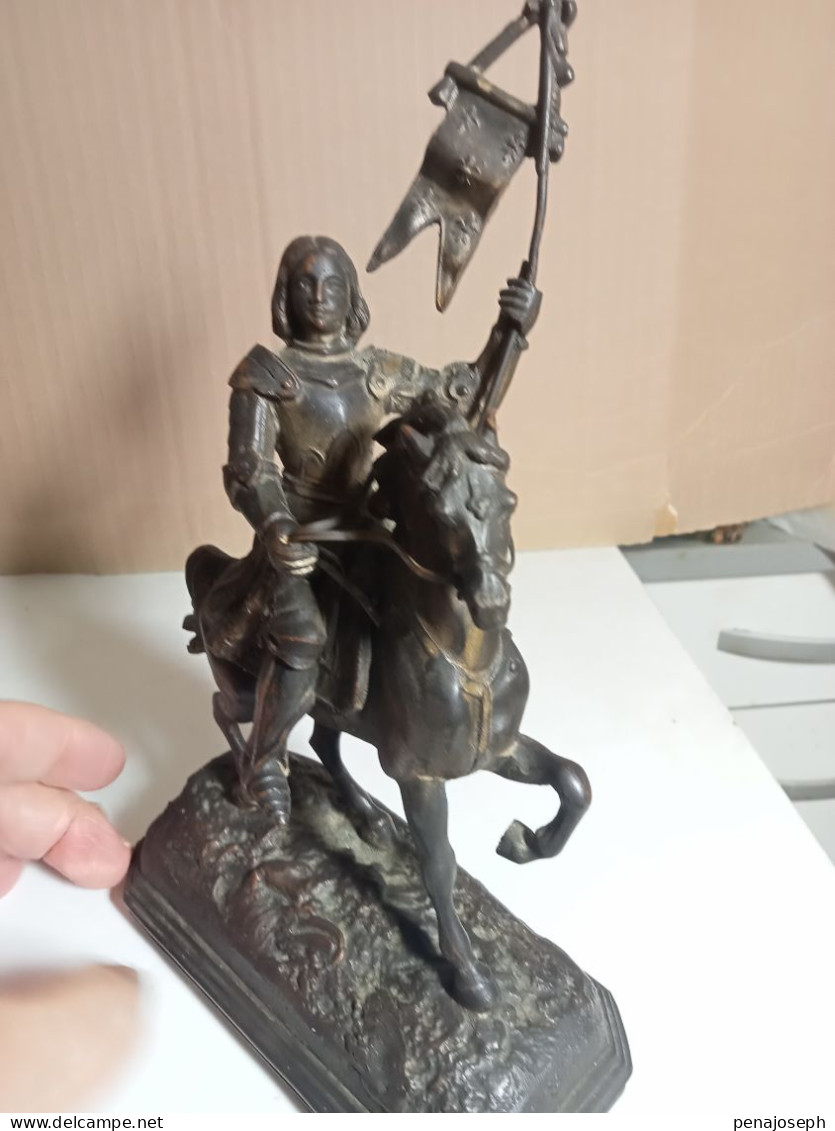 statuette XIXème régule jeanne d'arc a cheval hauteur 24 cm x 14 cm