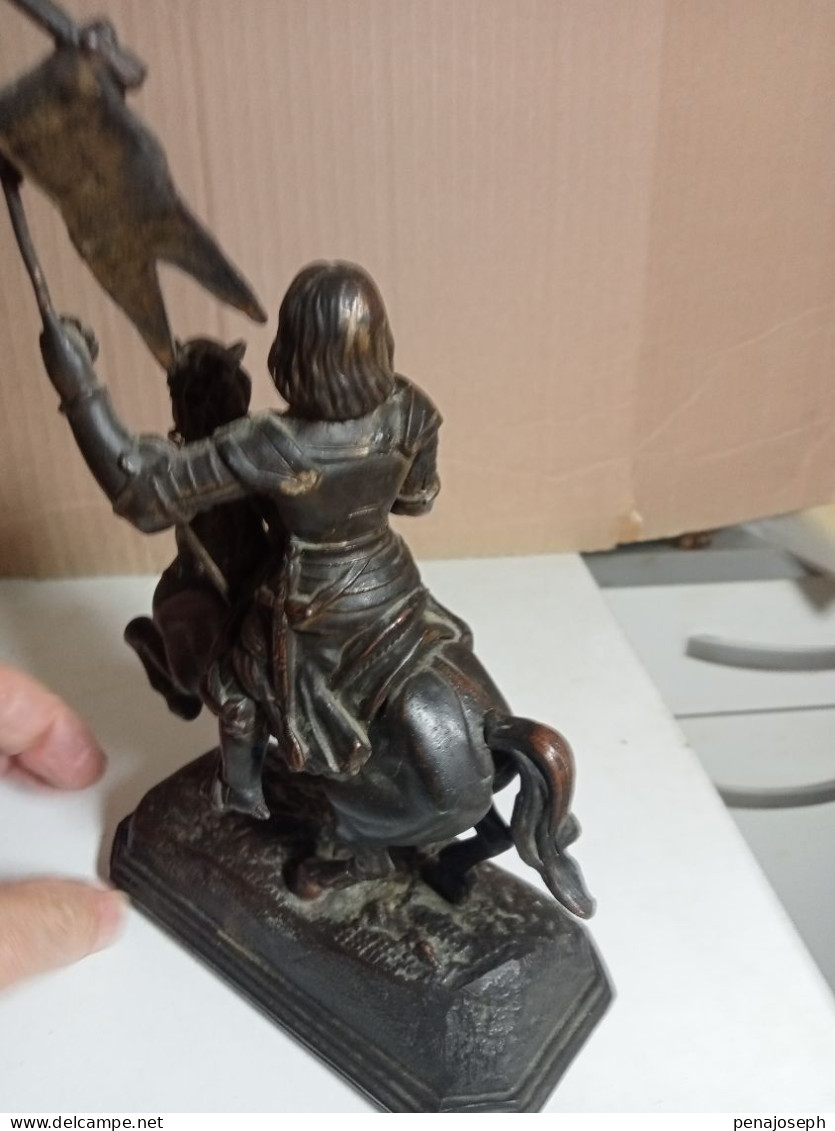 statuette XIXème régule jeanne d'arc a cheval hauteur 24 cm x 14 cm