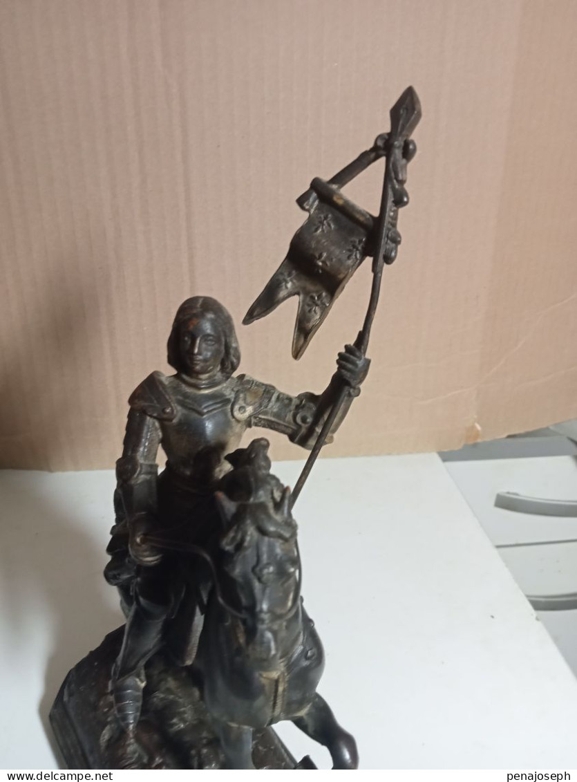 statuette XIXème régule jeanne d'arc a cheval hauteur 24 cm x 14 cm