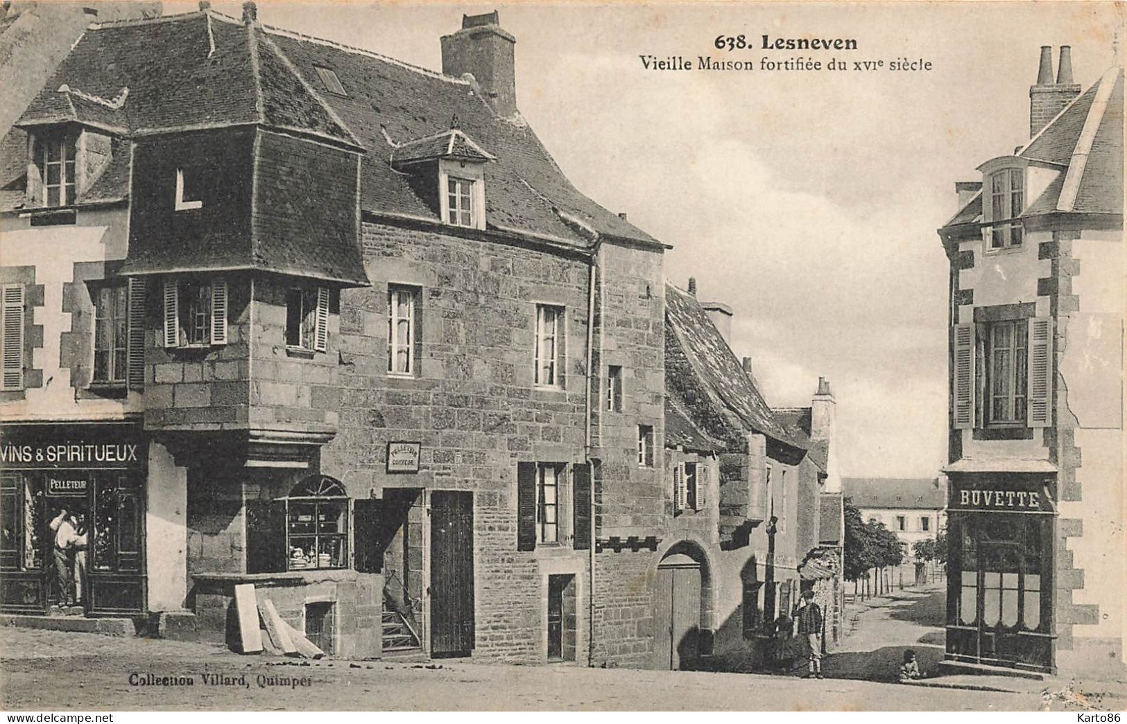 Lesneven * Rue , Vieille Maison Fortifiée Du XVIème * Buvette - Lesneven