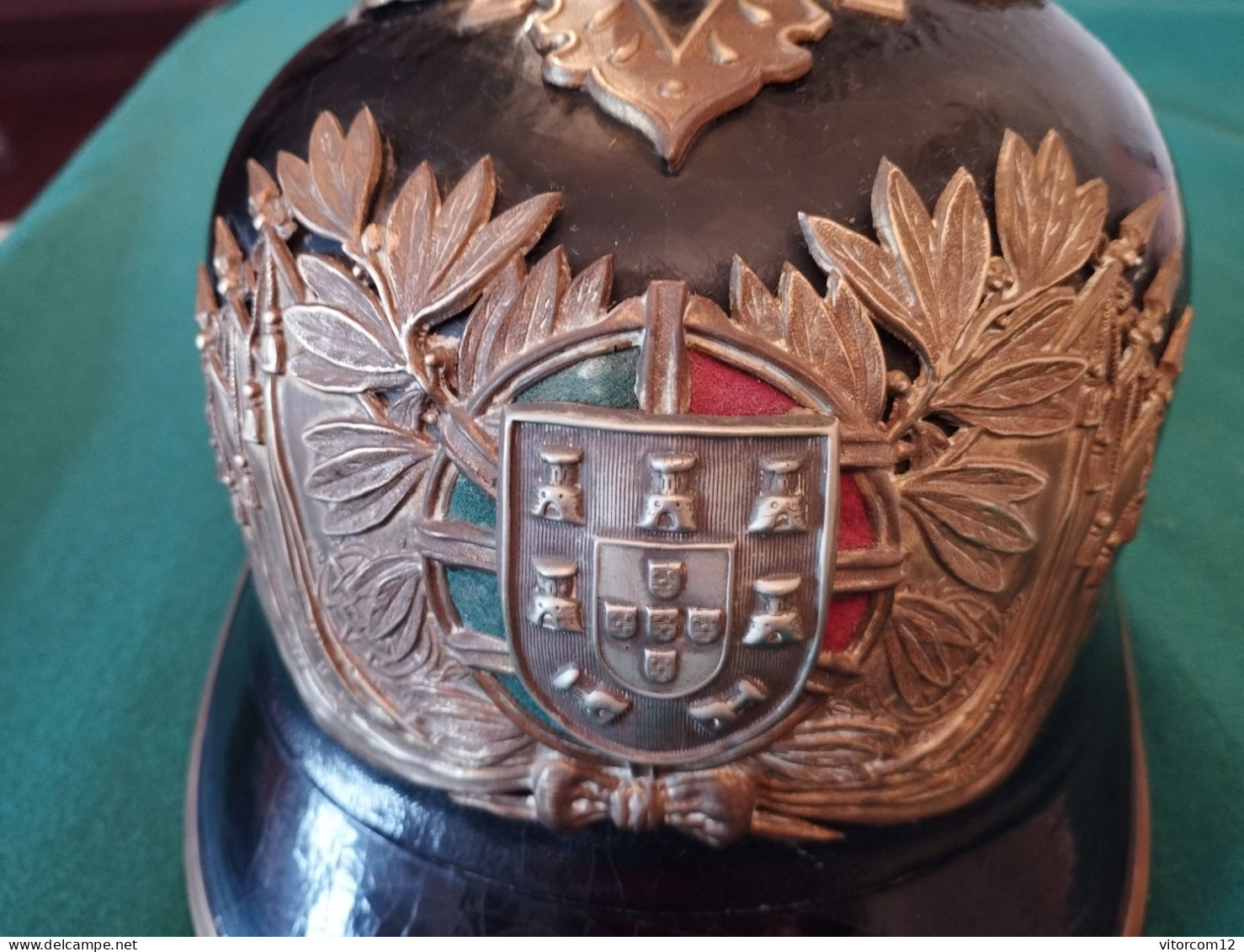 Casque Pickelhube  de cuir de la  Infanterie de la Garde Presidentiel Portuguaise  ( GNR) de 1911 á les années 70