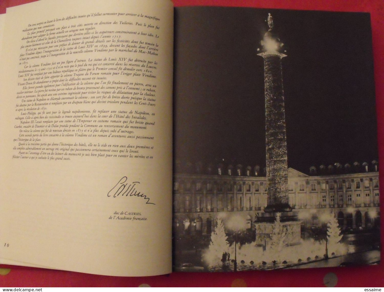 La place Vendôme. F de Saint Simon. éd. Vendôme 1982. cartonné relié pleine toile. bien illustré