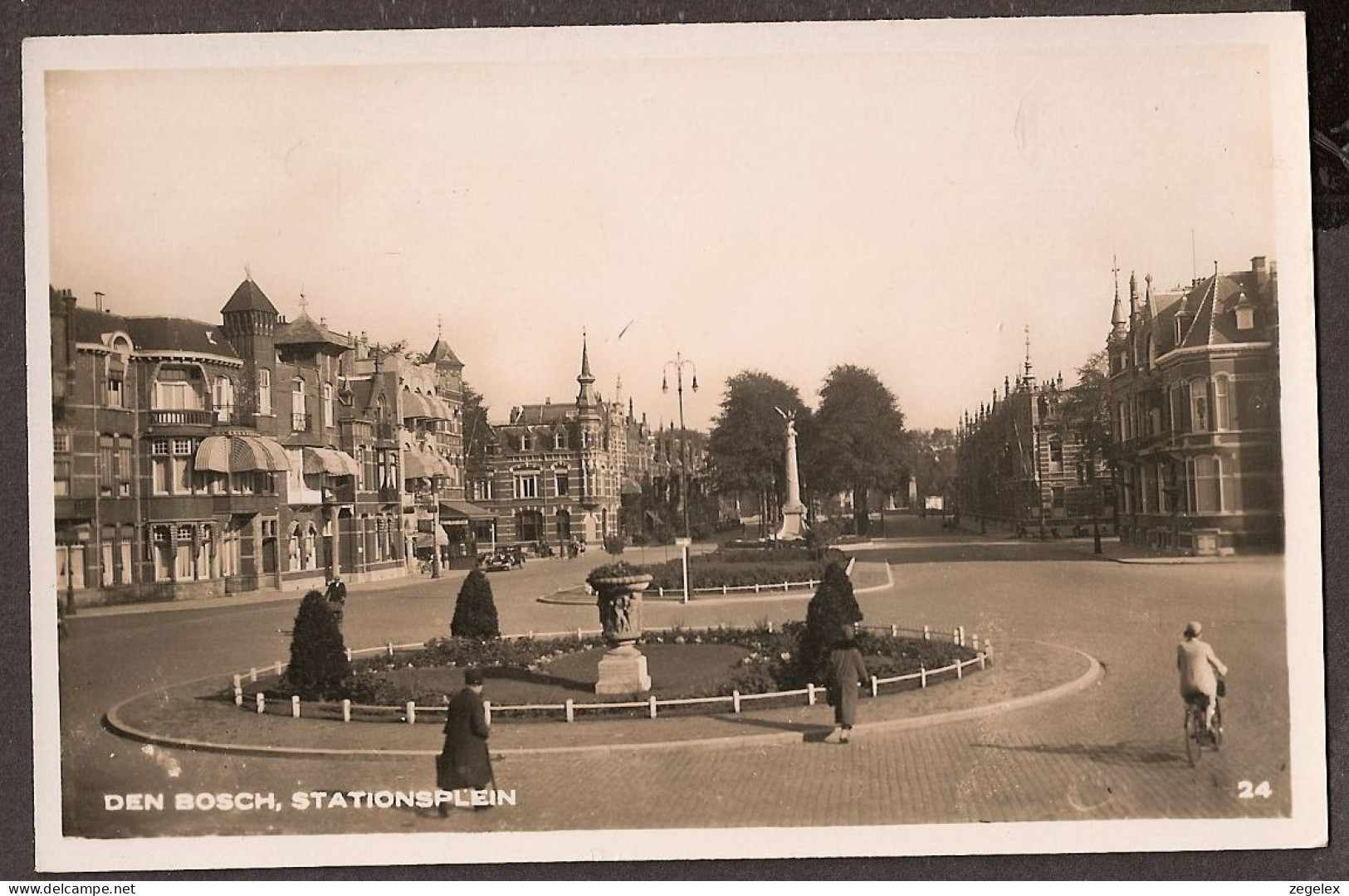 S Hertogenbosch - Stationsplein - 's-Hertogenbosch