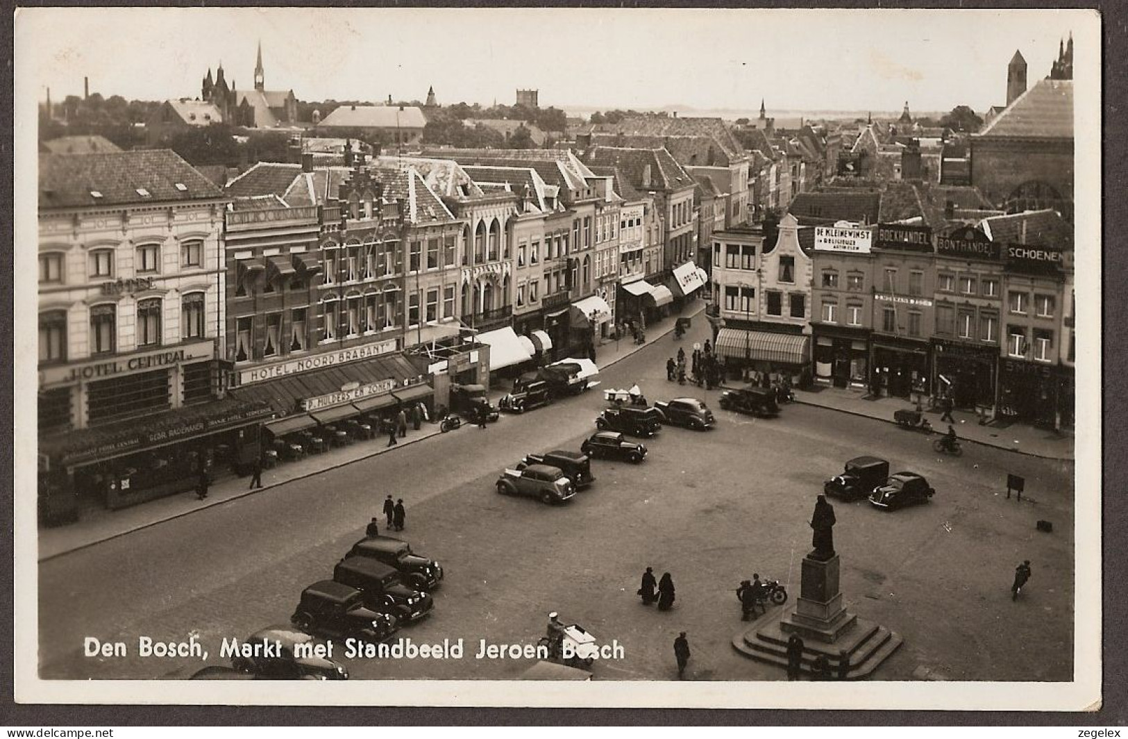 S Hertogenbosch -  Groote Markt - Standbeeld Jeroen Bosch. Hotel Central - Hotel Noord-Brabant - 's-Hertogenbosch