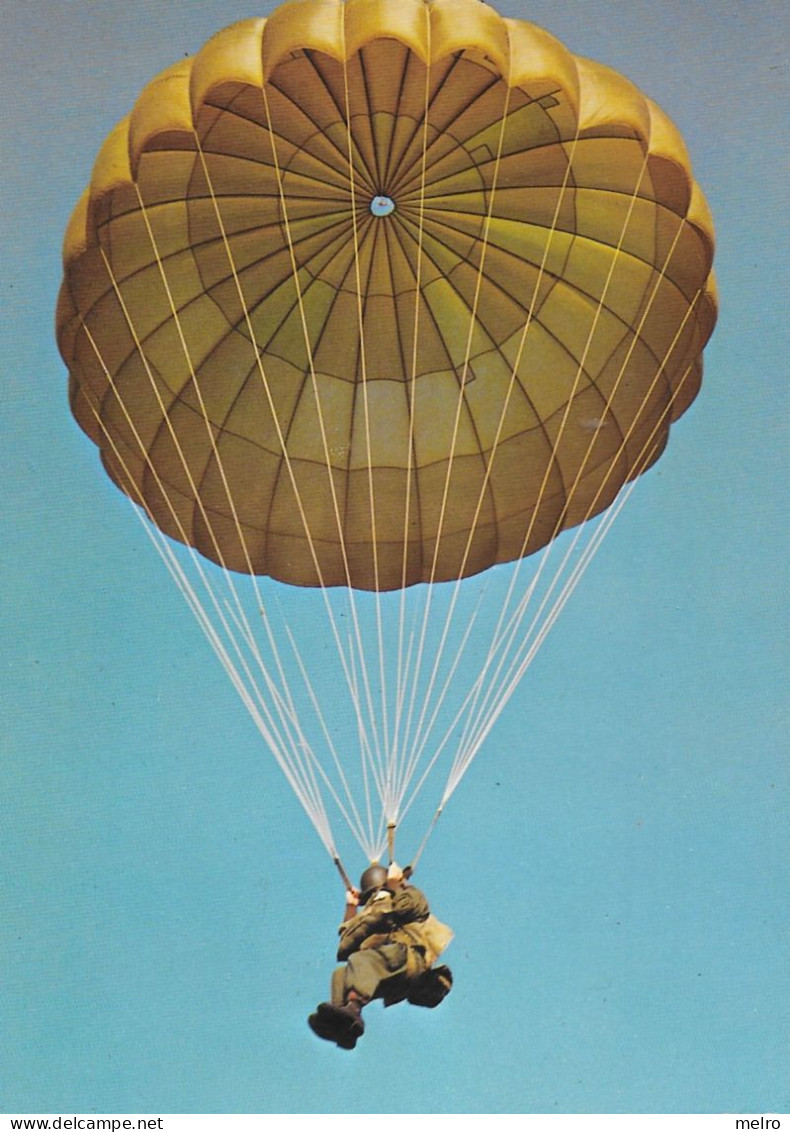 CPSM - Parachutisme - Fallschirmspringen - Tampon : 44° Division Militaire, Centre Préparation N°65 - Parachutespringen