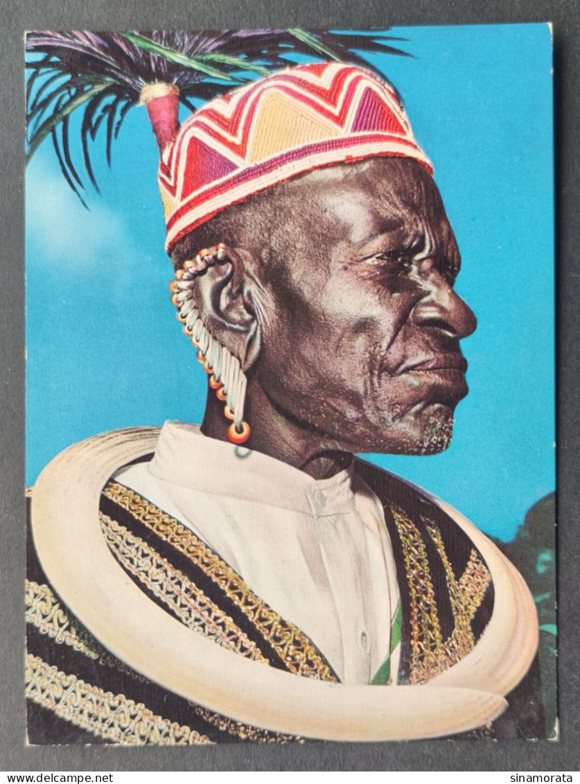 African Elder In Traditional Costume - Afrique