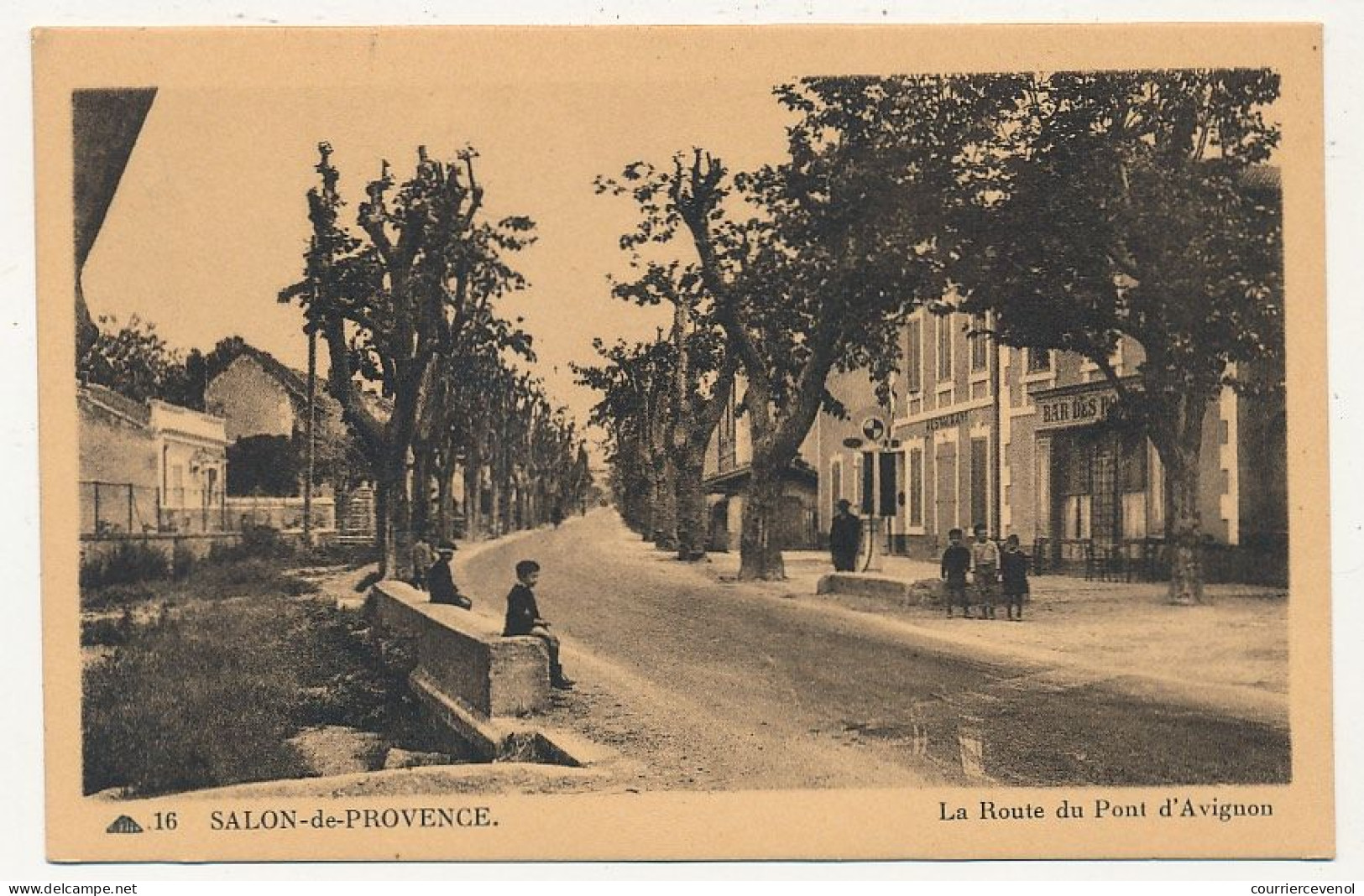 CPA - SALON (B Du R) - La Route Du Pont D'Avignon - Salon De Provence