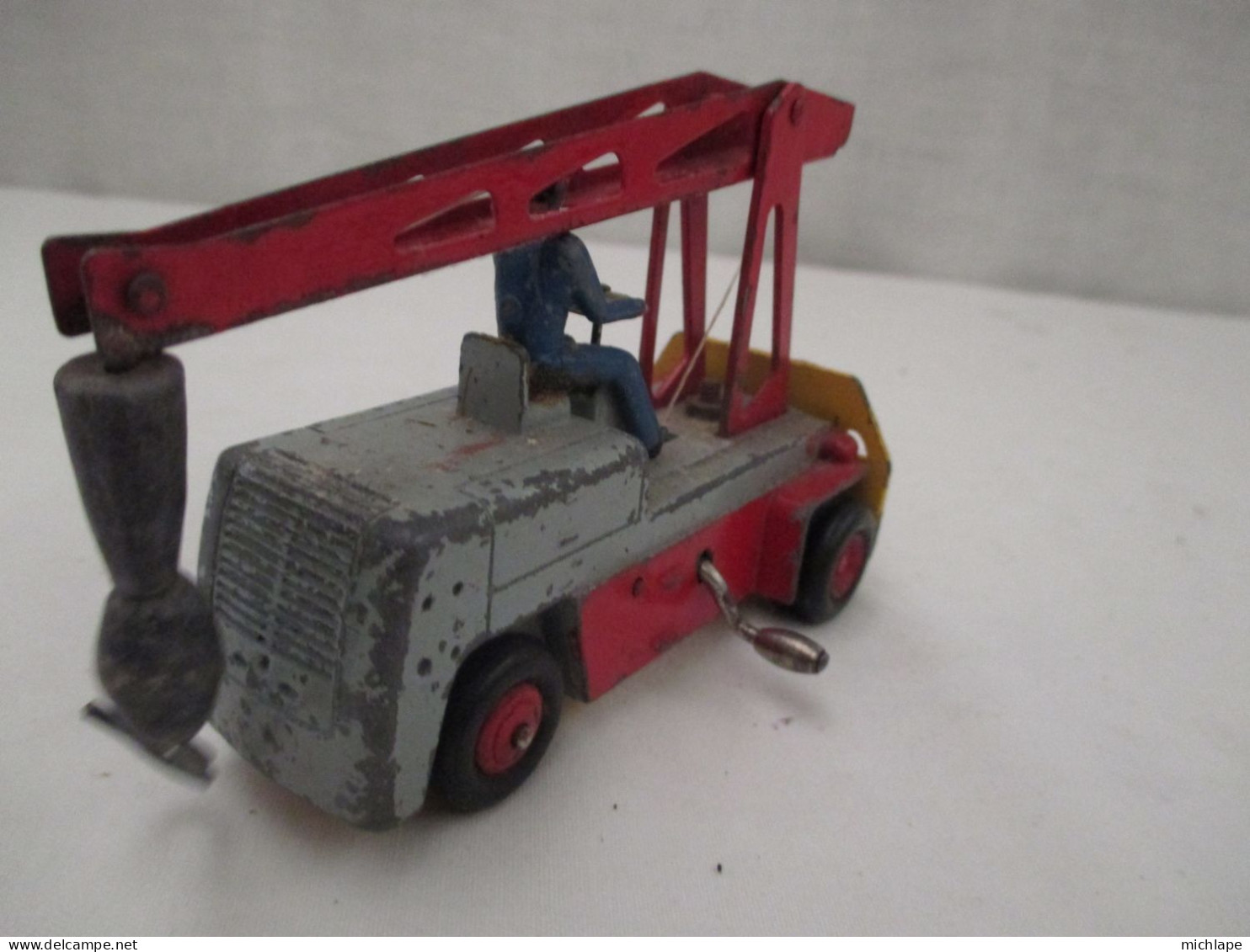 Voiture 1/43 Em -DINKY TOYS -    GRUE  SALEV - Dinky