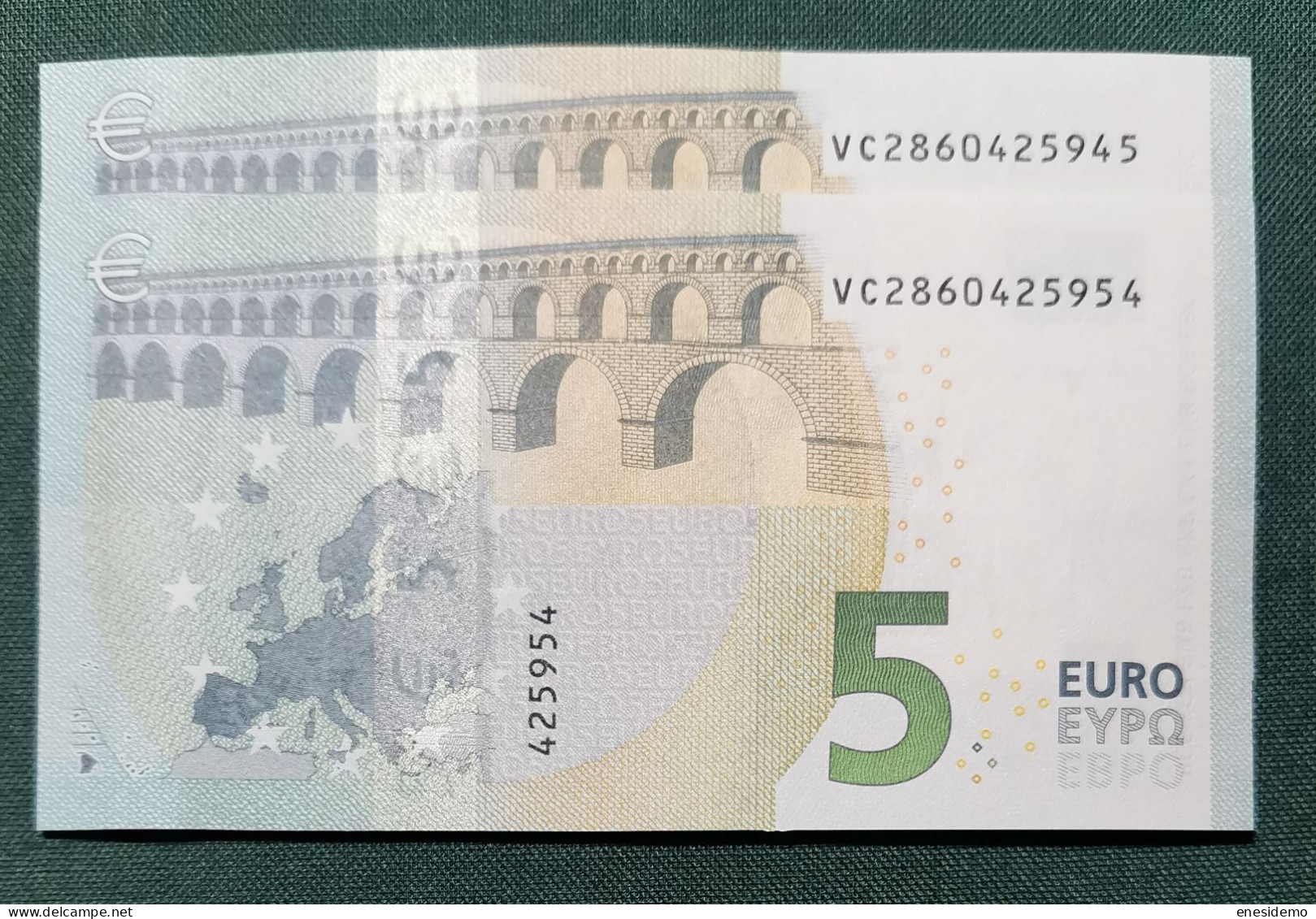 5 EURO SPAIN 2013 LAGARDE V015A6 VC SC FDS CORRELATIVE PAIR RADAR 2 UNC. PERFECT - 5 Euro