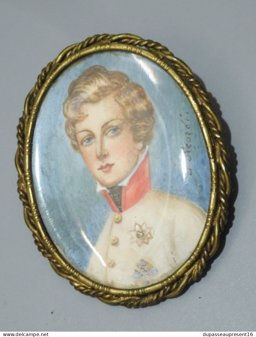 -BROCHE PENDENTIF PORTRAIT miniature ROI de ROME DUC de REICHSTADT d' SICARDI    E