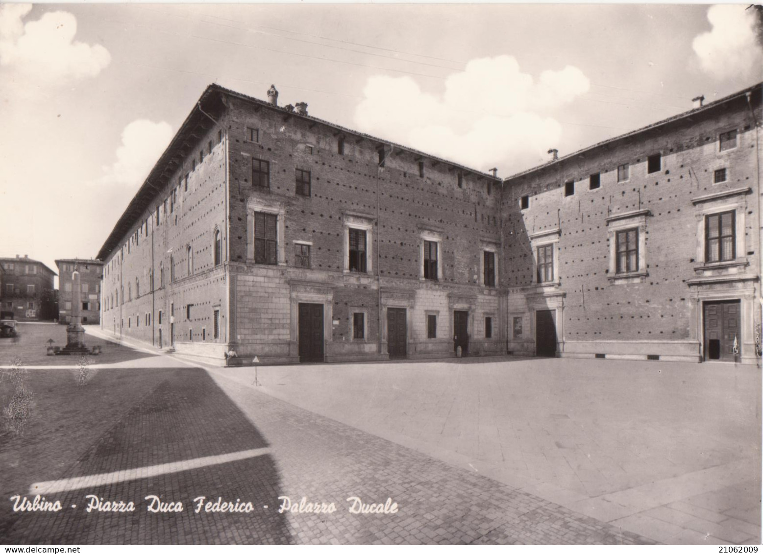 URBINO - PIAZZA DUCA FEDERICO E PALAZZO DUCALE - NV - Urbino