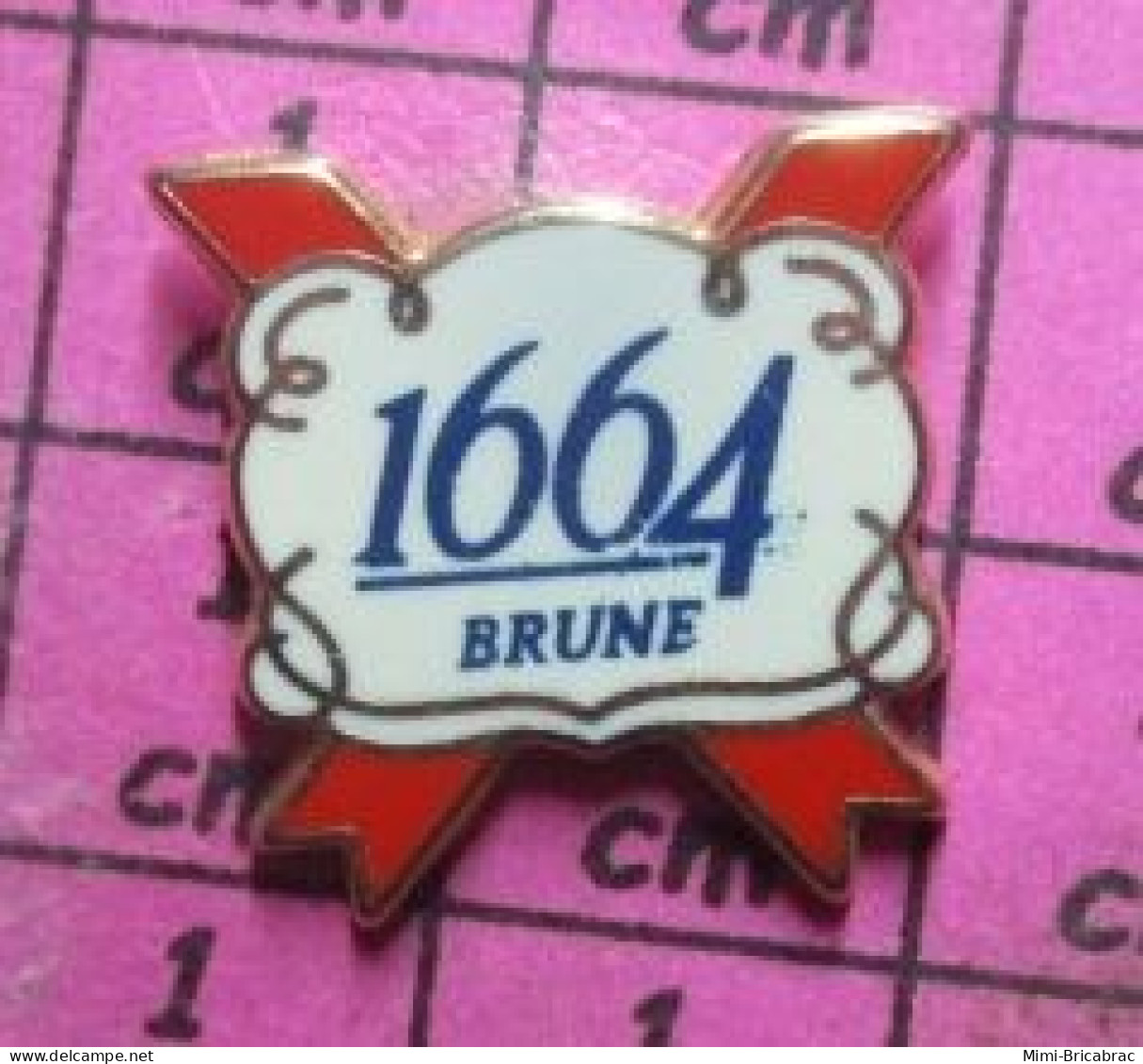 411B Pin's Pins / Beau Et Rare / BIERES / 1664 BRUNE KRONENBOURG - Bierpins