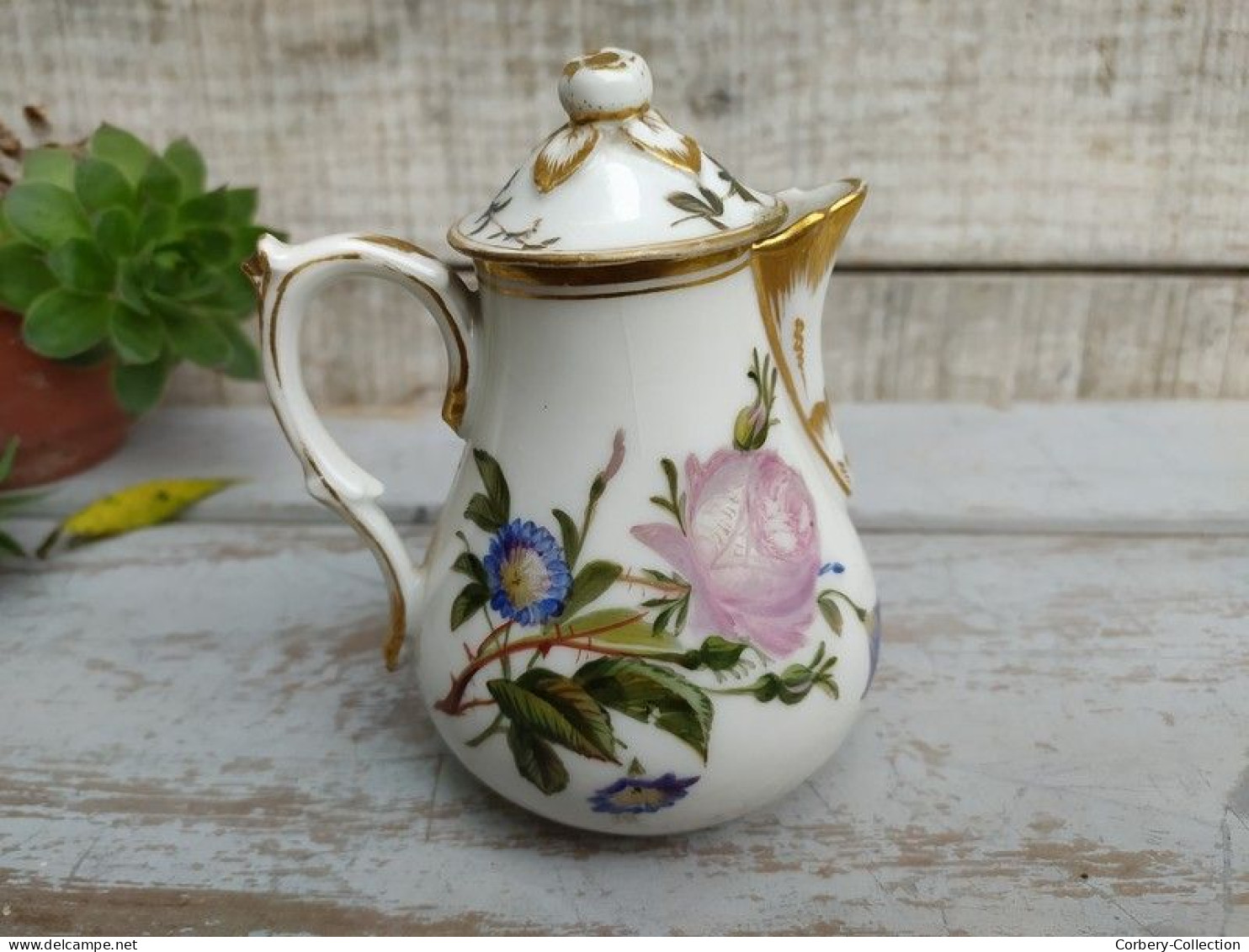 Petit Pot à Lait ou Théière Porcelaine XVIIIeme