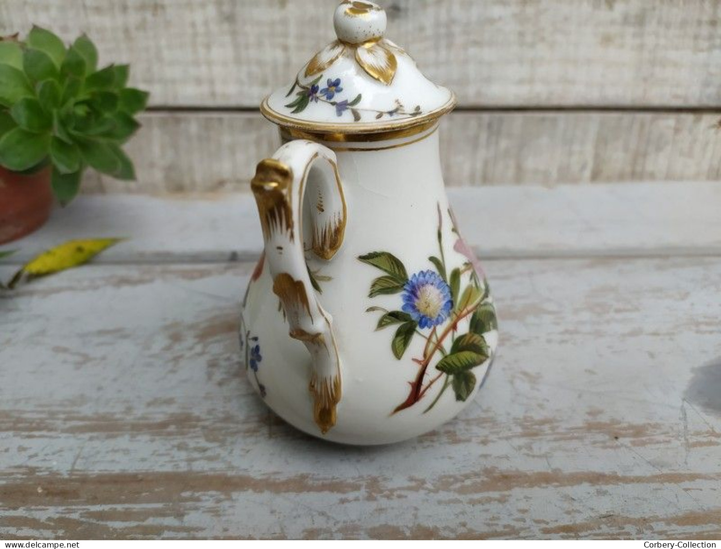 Petit Pot à Lait ou Théière Porcelaine XVIIIeme