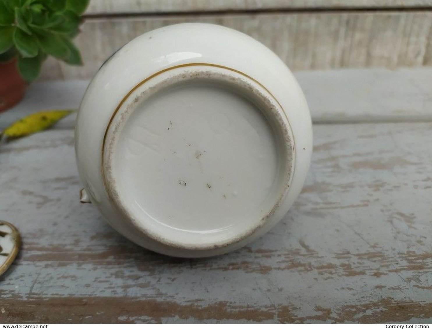 Petit Pot à Lait ou Théière Porcelaine XVIIIeme