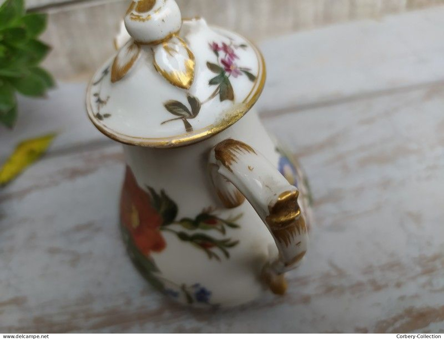 Petit Pot à Lait ou Théière Porcelaine XVIIIeme