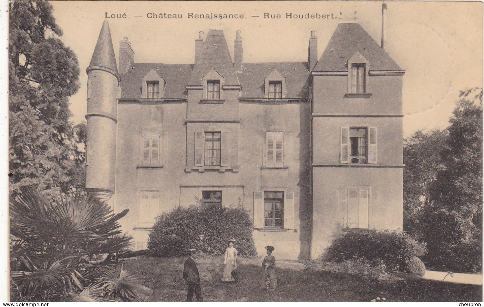 72. LOUE. CPA .CHATEAU  RENAISSANCE RUE HOUDEBERT. ANIMATION.  ANNEE 1908 + TEXTE - Loue