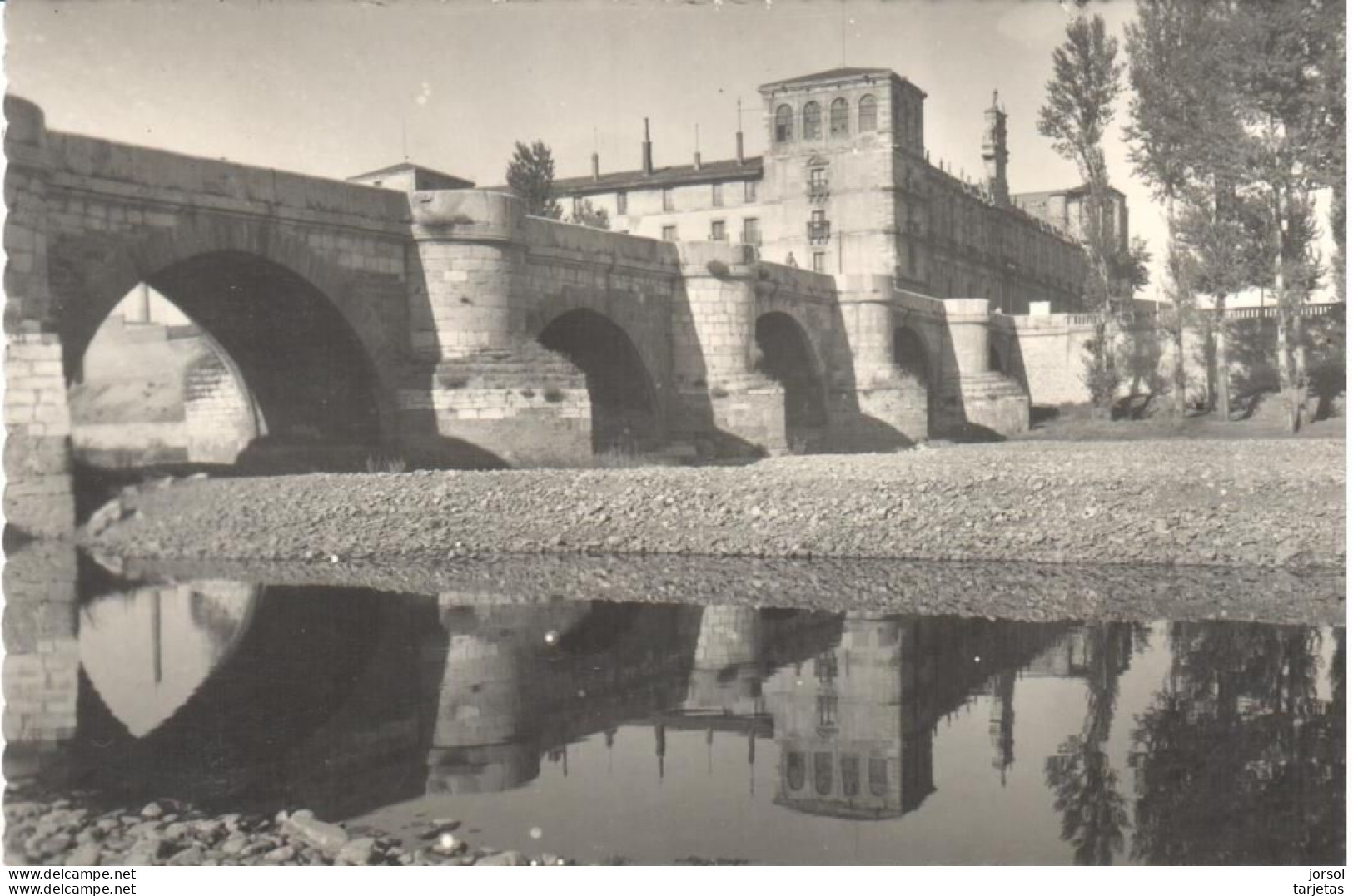 POSTAL   LEON  -ESPAÑA  -FUENTE DE SAN MARCOS - León