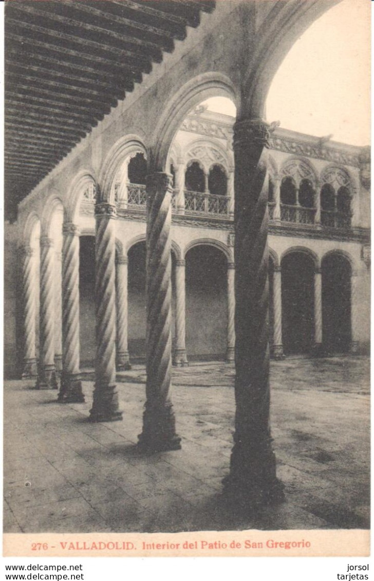 POSTAL  VALLADOLID  -ESPAÑA - INTERIOR DEL PATIO DE SAN GREGORIO - Valladolid