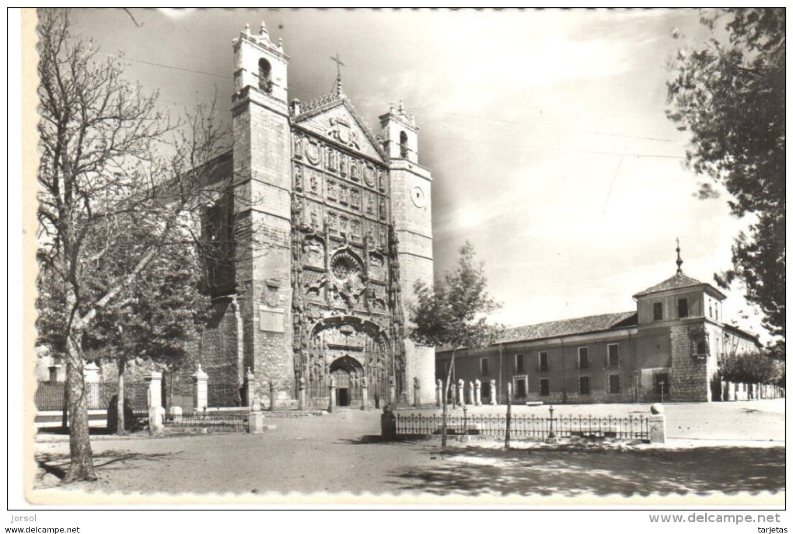 POSTAL   -  VALLADOLID  -ESPAÑA  -CONVENTO DE SAN PABLO Y FACHADA PRINCIPAL (SAINT PAUL'S CONVENT -MAIN FAÇADE ) - Valladolid