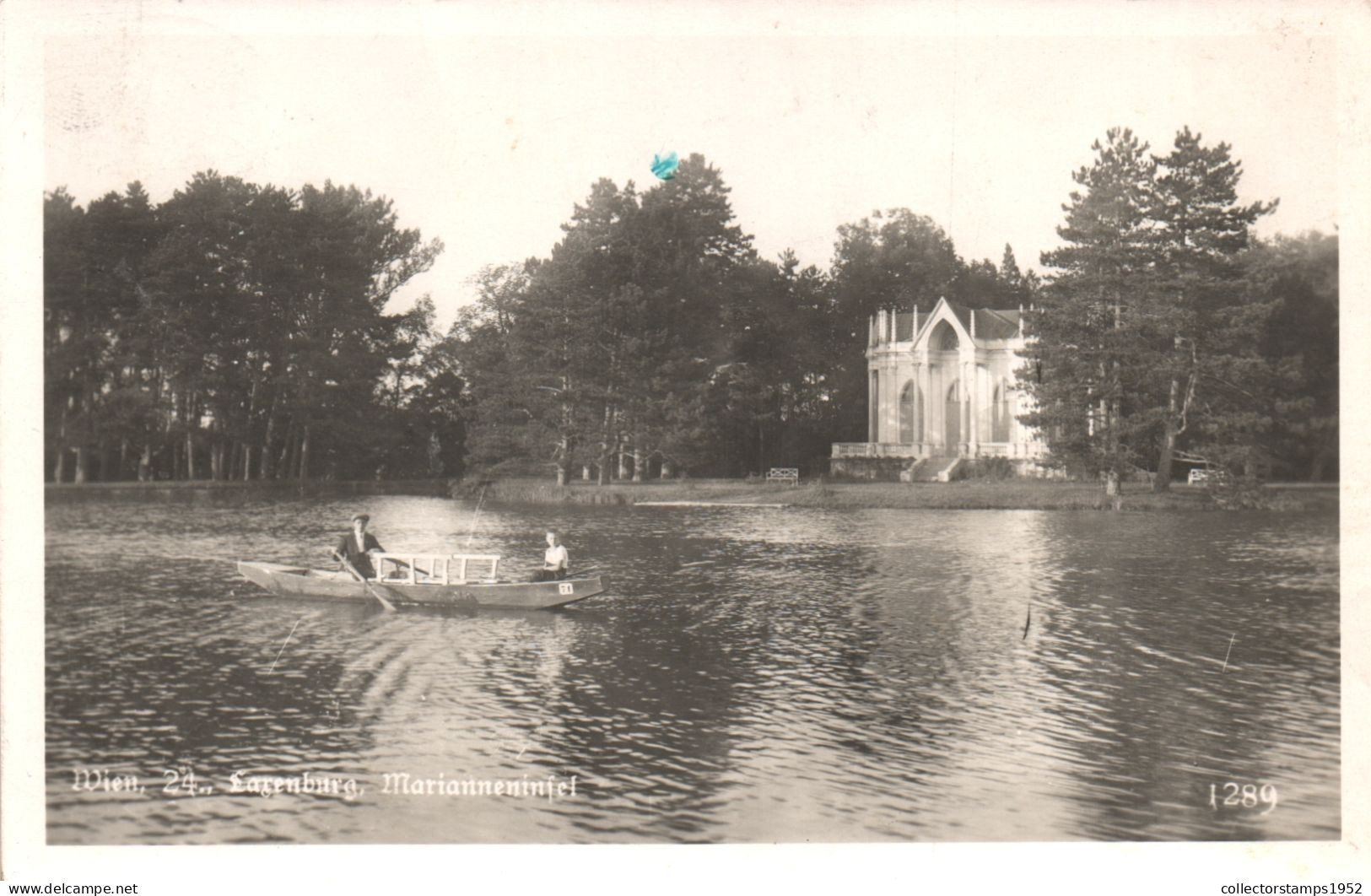 LAXENBURG, MARIANNENINSEL, ISLAND, BOAT, ARCHITECTURE, AUSTRIA - Laxenburg