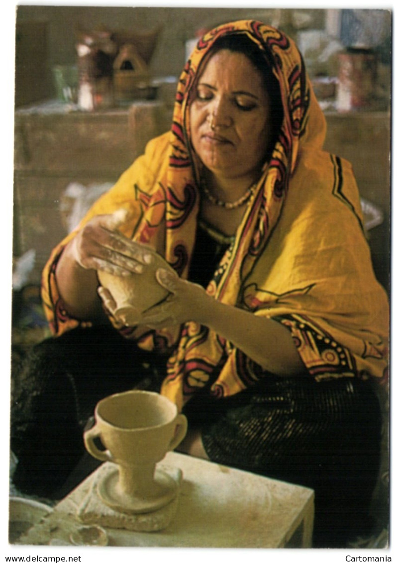 Sultanate Of Oman - Making An Incense Burner - Dhofar - Oman