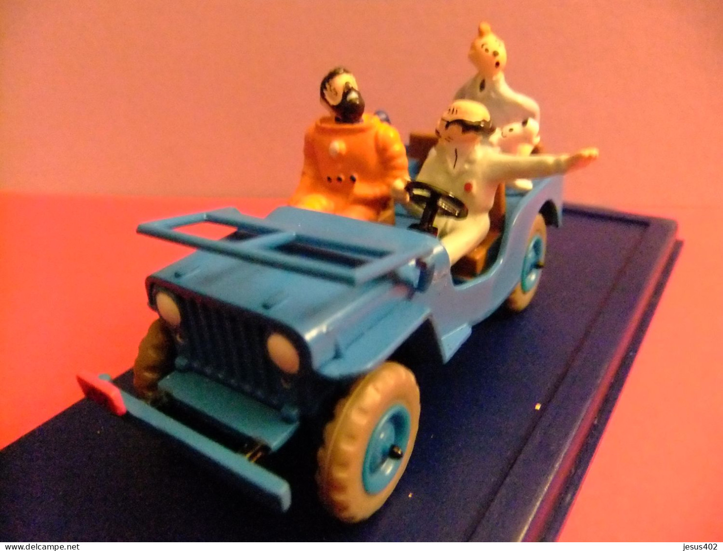 TINTIN // VOITURE LA JEEP WILLYS 1946 // TINTIN  D'OBJECTIF LUNE 1946 // - Tim & Struppi