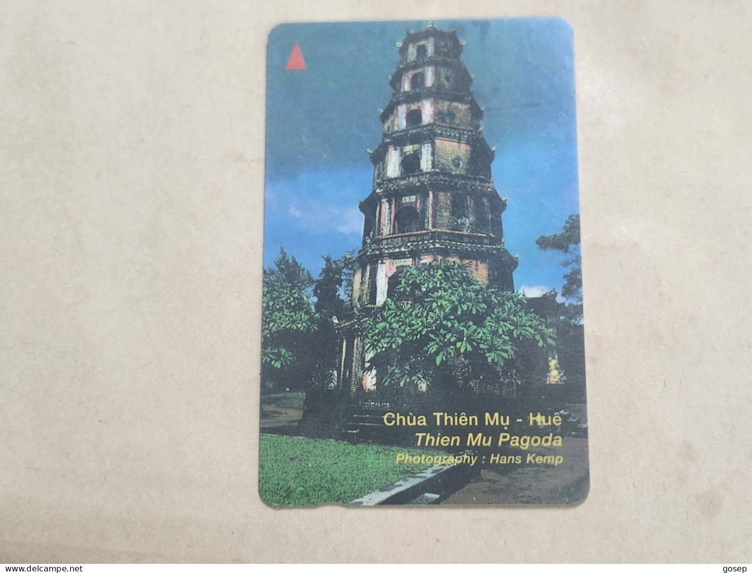 VIETNAM(7UPVD)GPT-Thien Mu Pagoda-(14)(7UPVD005418)(60.000 Vietnamese Dong)(tirage-41.500)used Card+1card Prepiad - Vietnam