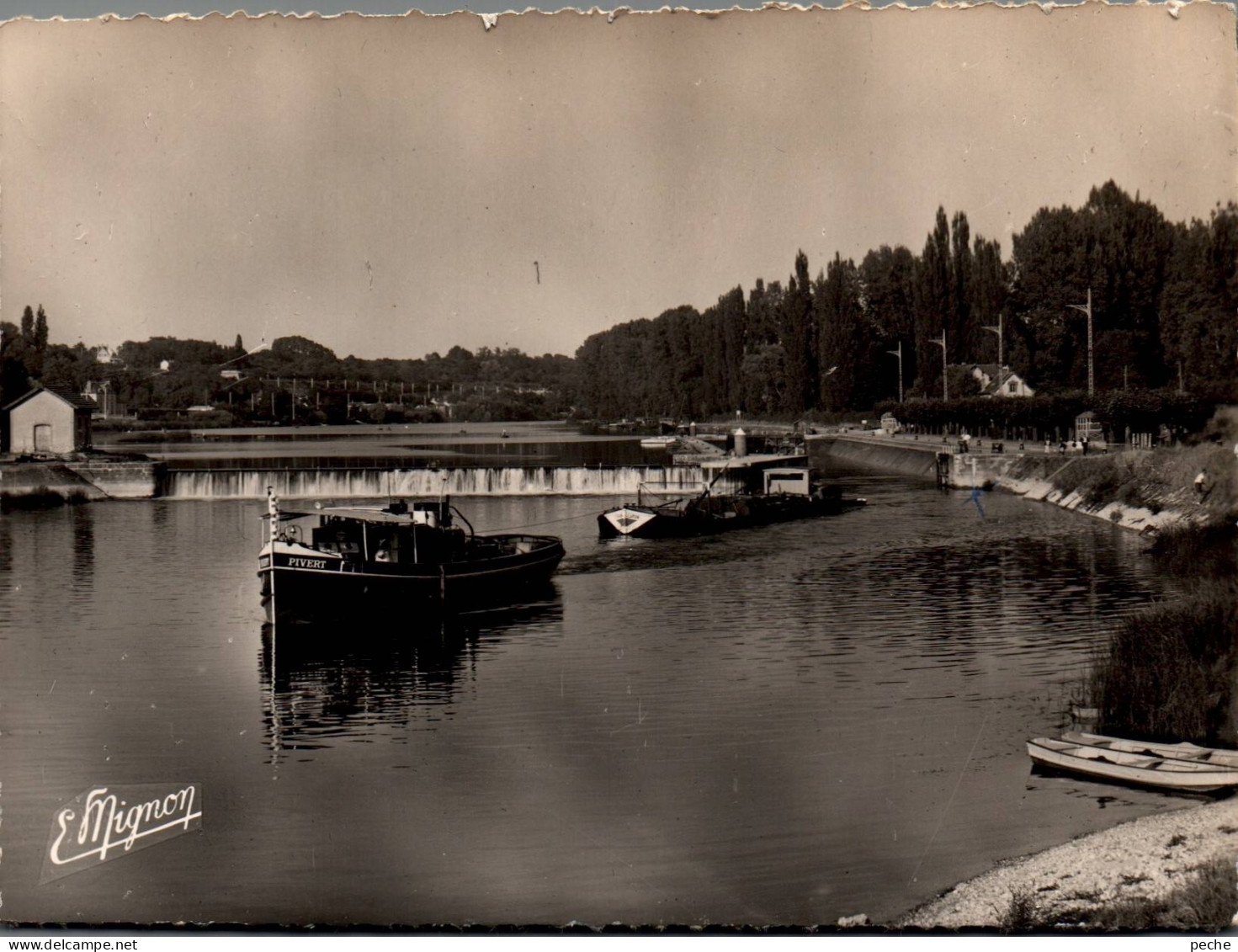 N°114381 -cpsm Bois Le Roi -remorqueur "Pivert" Et Péniche - Tugboats