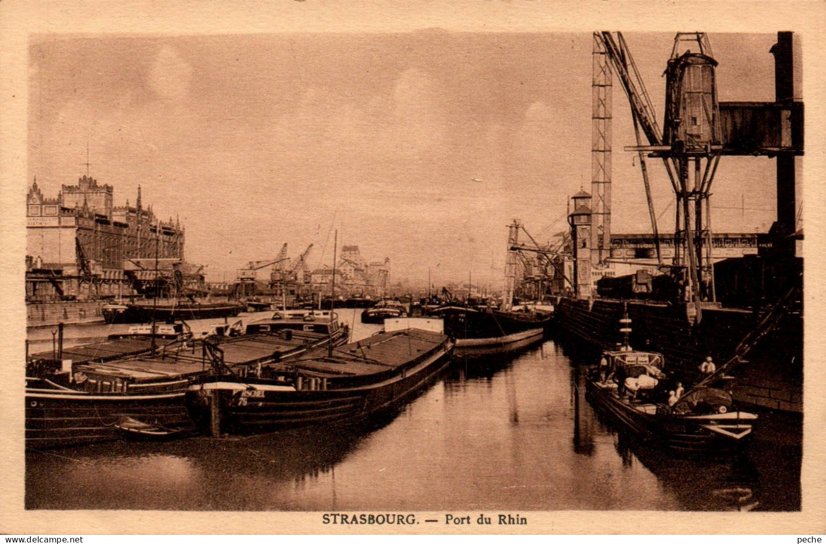 N°114425 -cpa Strasbourg -remorqueur Et Péniches- - Tugboats