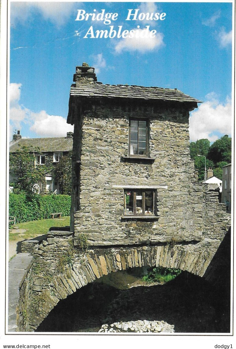 BRIDGE HOUSE, AMBLESIDE, CUMBRIA, ENGLAND. USED POSTCARD   Fw2 - Ambleside