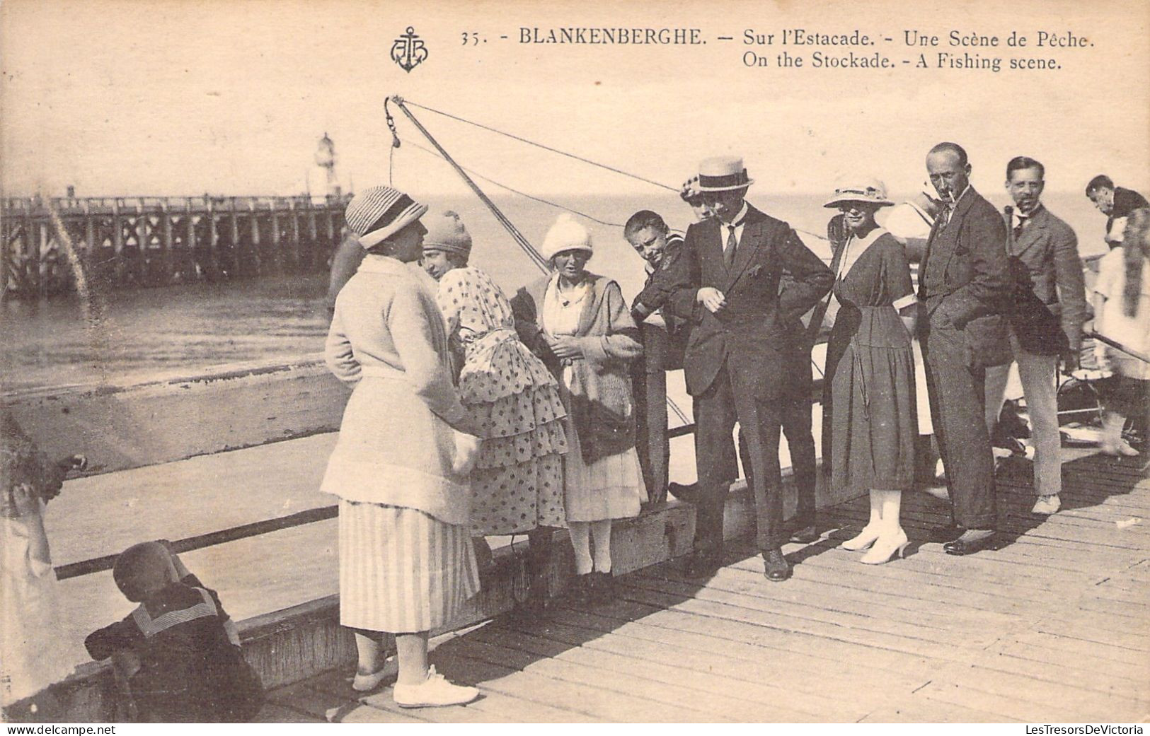 BELGIQUE - Blankenberghe - Sur L'estacade - Une Scene De Peche - Carte Postale Ancienne - Blankenberge