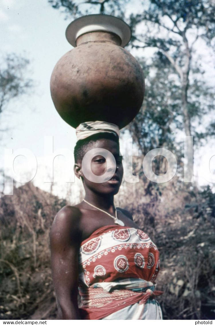 70s MATABELE GIRL ZIMBAWE ETHNIC TRIBE AFRICA AFRIQUE 35mm DIAPOSITIVE SLIDE NO PHOTO FOTO NB2782 - Diapositives