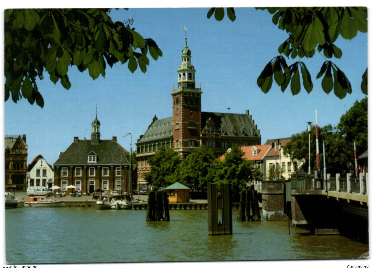 Leer / Ostfriesland - Blick Auf Rathaus Und Waage - Leer