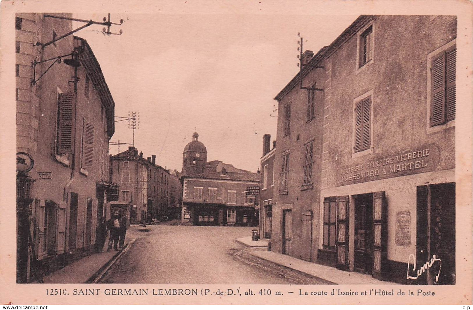Saint Germain Lembron -  L'hotel De La Poste  La Route D'issoire  - CPA °J - Saint Germain Lembron
