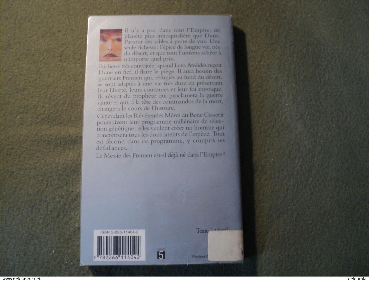 DUNE TOME 1. 2001. FRANK HERBERT. EDITIONS POCKET COLLECTION SCIENCE FICTION PREMIER PLAT ILLUSTRE PAR W. SIUDMAK. - Presses Pocket