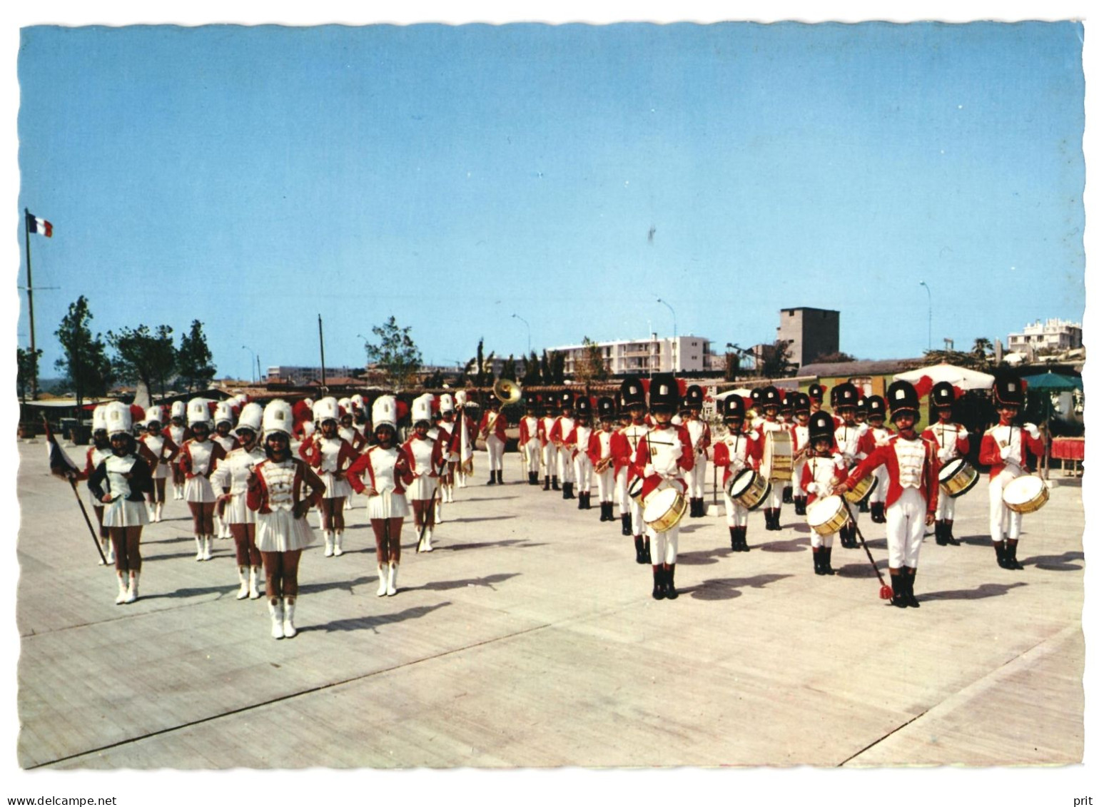 Le St-Laurent's Majorettes Parade Saint-Laurent-du-Var Côte D'Azur 1960s Unused Postcard - Saint-Laurent-du-Var