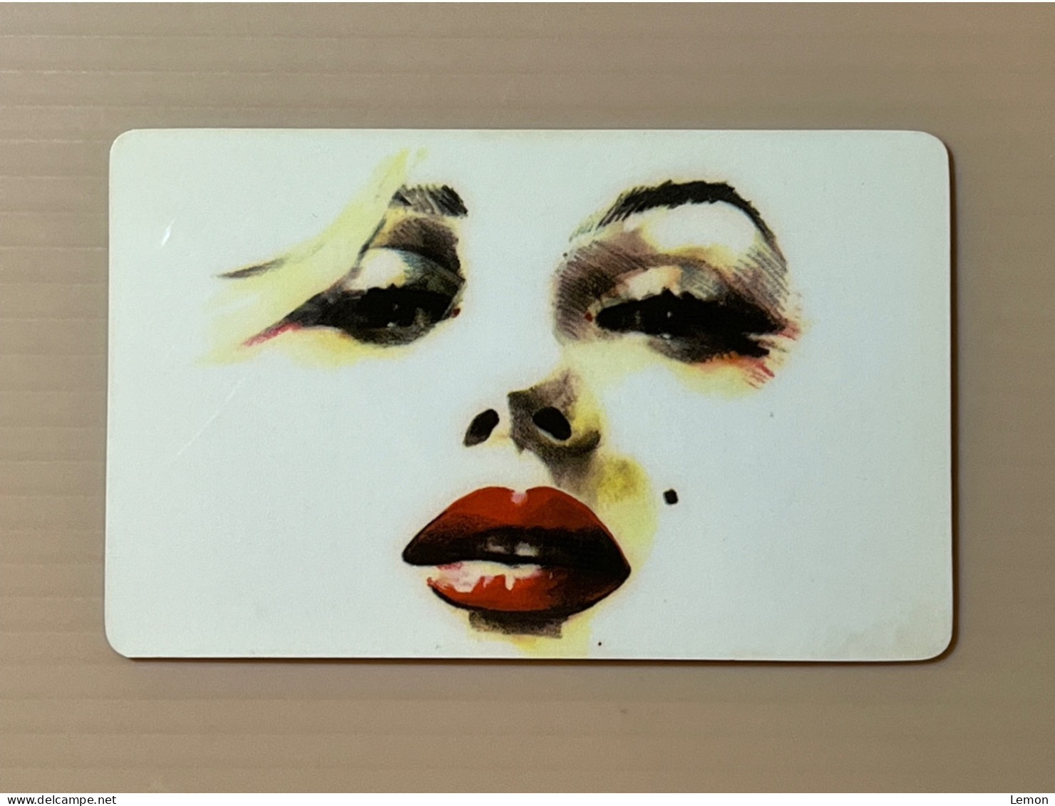 Mint USA UNITED STATES America Prepaid Telecard Phonecard, Marilyn Monroe - Red Lips / Face (1000EX), Set Of 1 Mint Card - Collections