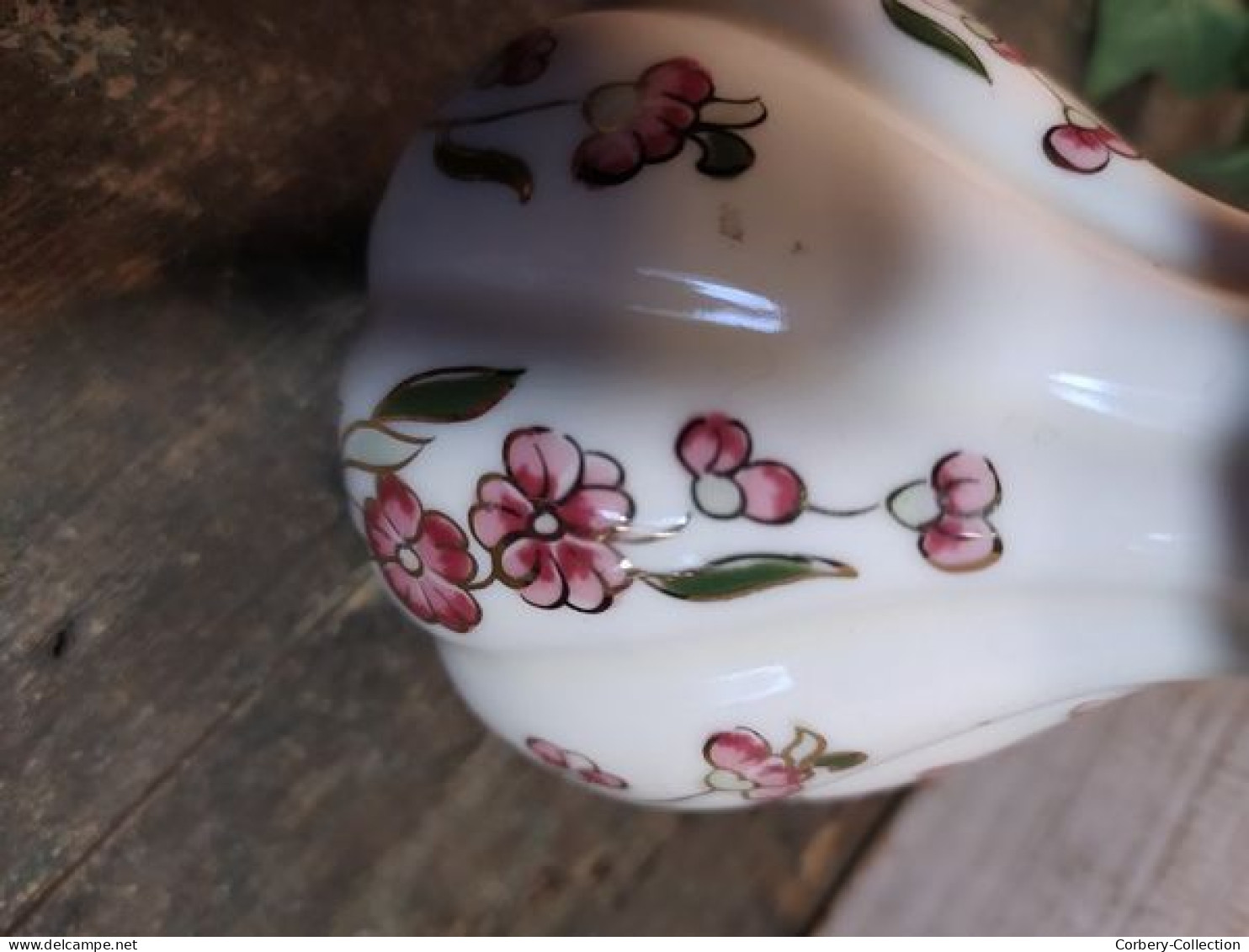 Petit Vase Porcelaine de Zsolnay Hungary Pecs Décor Fleurs.