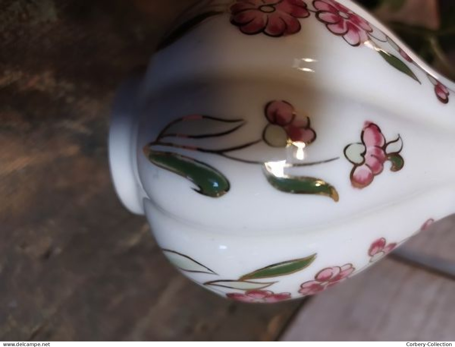 Petit Vase Porcelaine de Zsolnay Hungary Pecs Décor Fleurs.