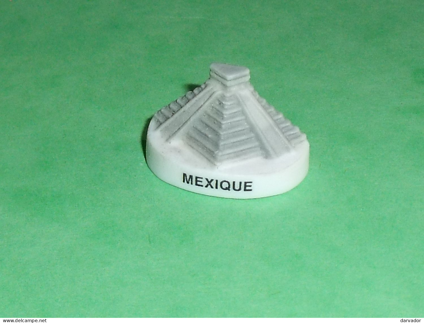 Fèves / Fève / Pays / Région / Planetes : Pyramide , Mexique ( Mat )    T144 - Landen