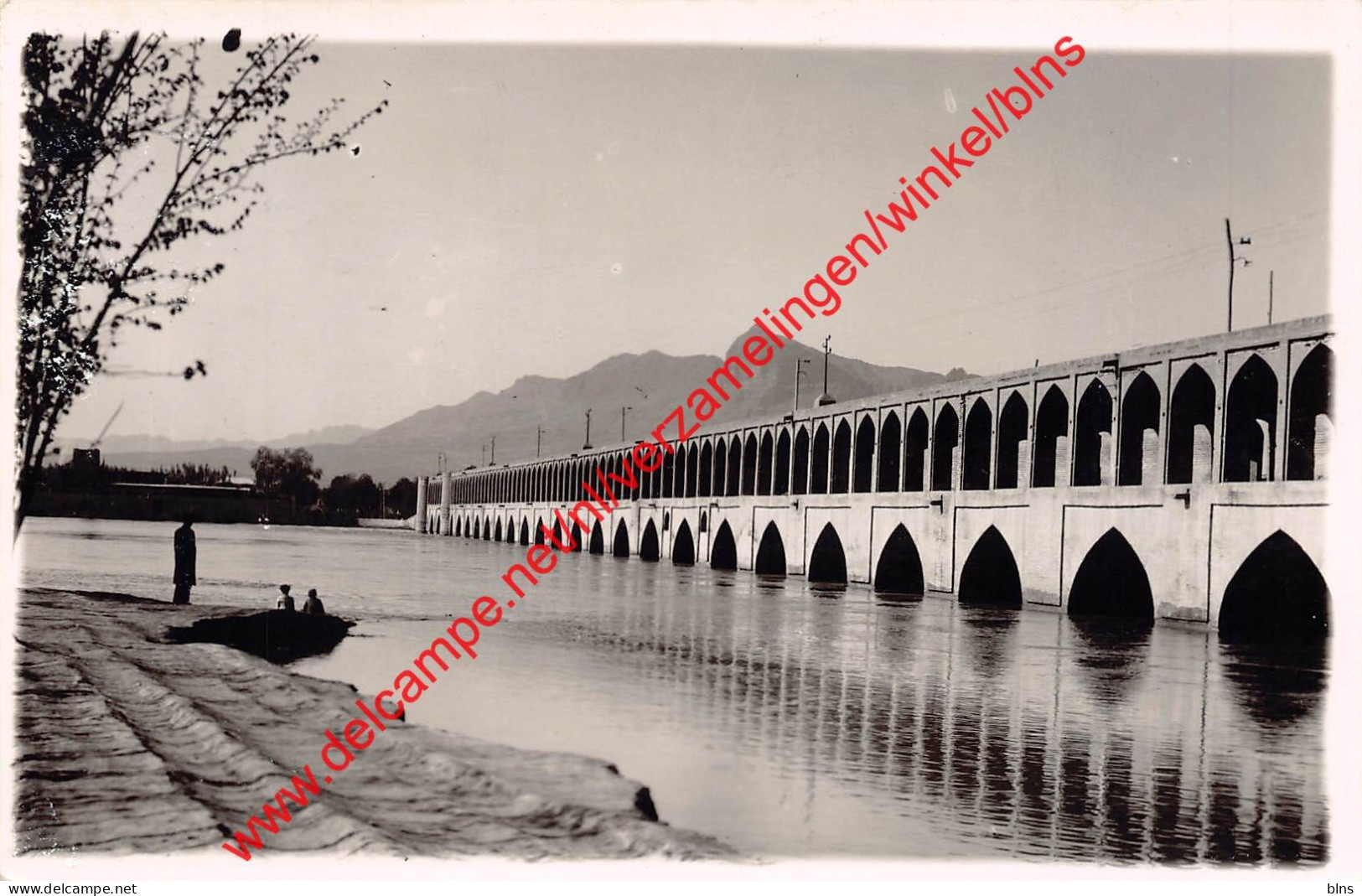 Isfahan - Iran - The Allahverdi Khan Bridge  پل الله‌وردی خانSi-o-se-pol  سی‌وسه‌پل - Iran