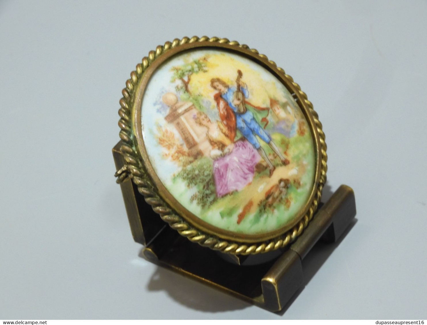 -BROCHE ANCIENNE PORCELAINE LIMOGES Décor ROMANTIQUE Marquis Marquise BIJOU     E - Brooches