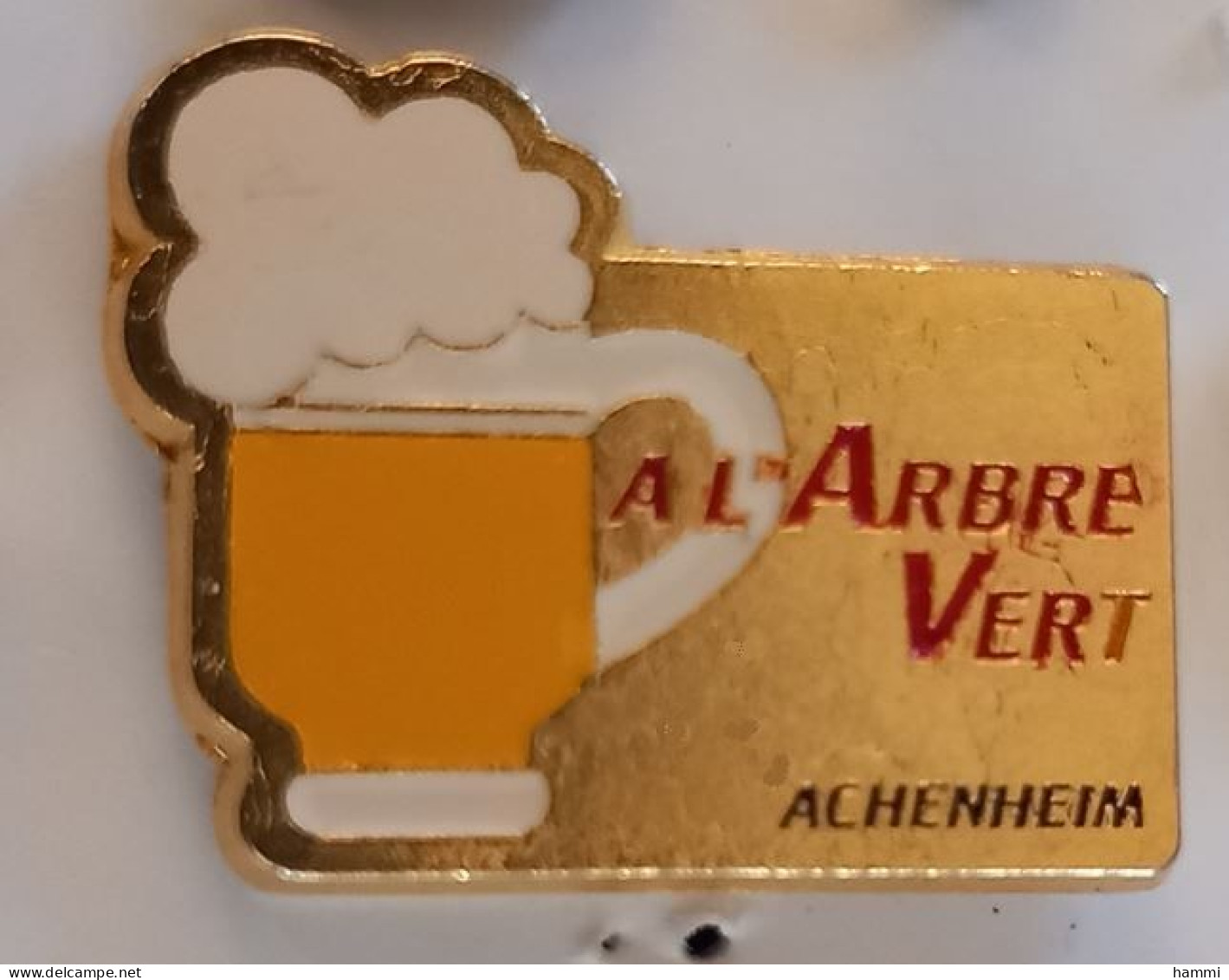 YY487 Pin's Chope Bière Beer A L'arbre Vert ACHENHEIM Alsace Achat Immédiat - Bierpins