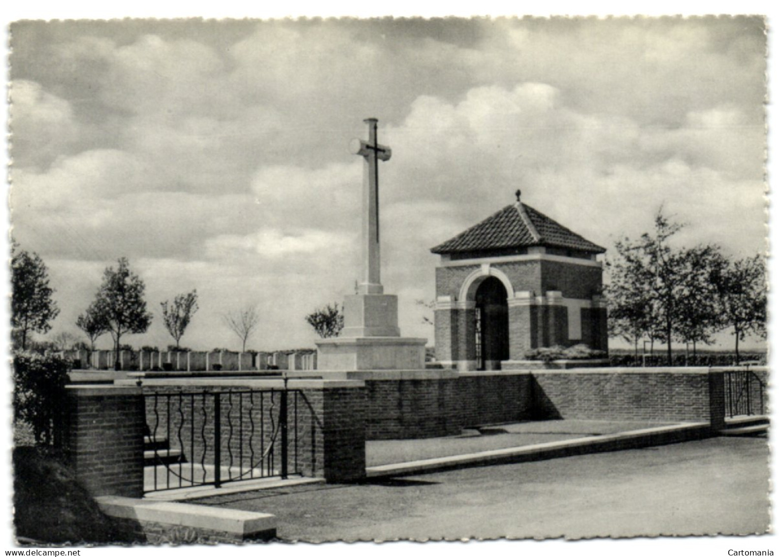 Hotton S/O. - Entrée Du Cimetière Britanique (guerre 40-45) - Hotton