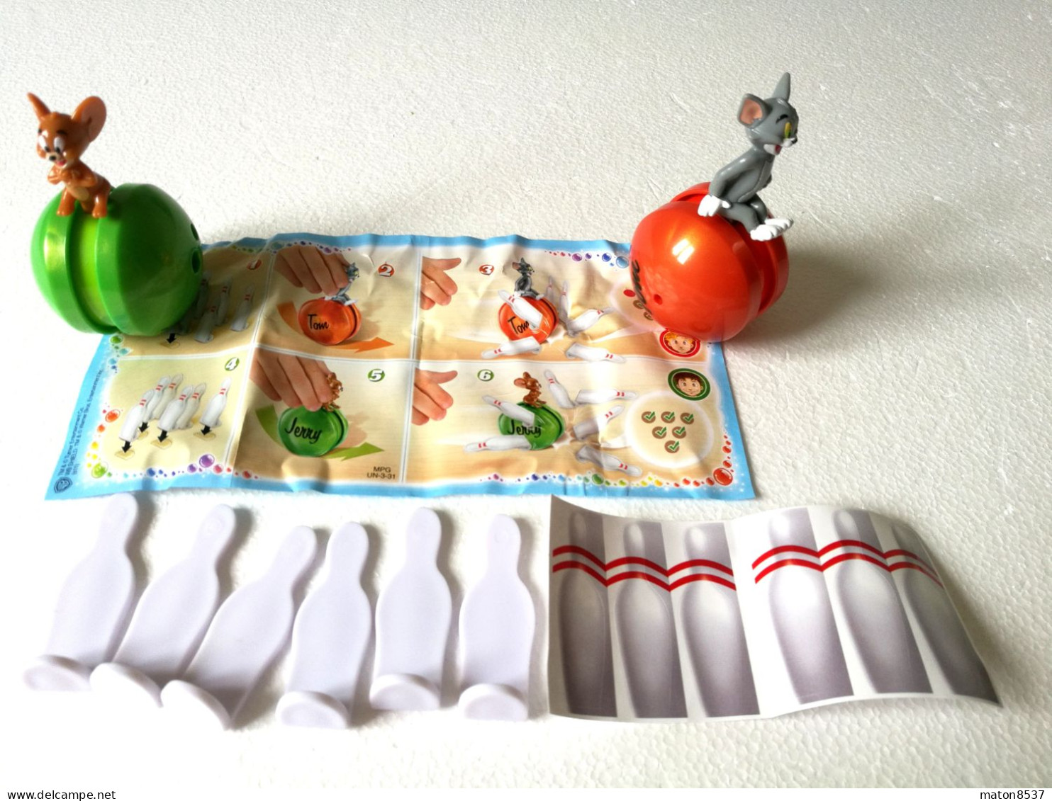 Kinder : MPG-UN-3-31  Maxi-Ei -Inhalte  2010-11 - Tom Und Jerry Beim Bowling  + BPZ + Aufkleberfolie - Maxi (Kinder-)