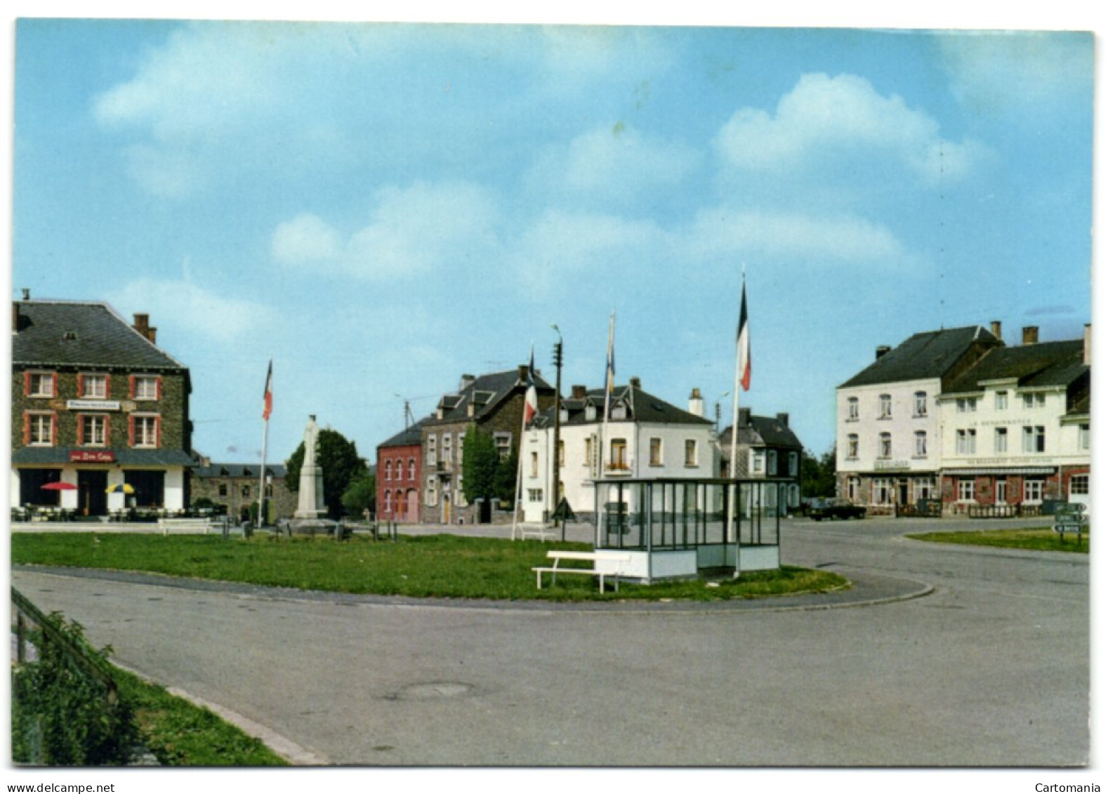 Herbeumont Sur Semois - La Grande Place - Herbeumont