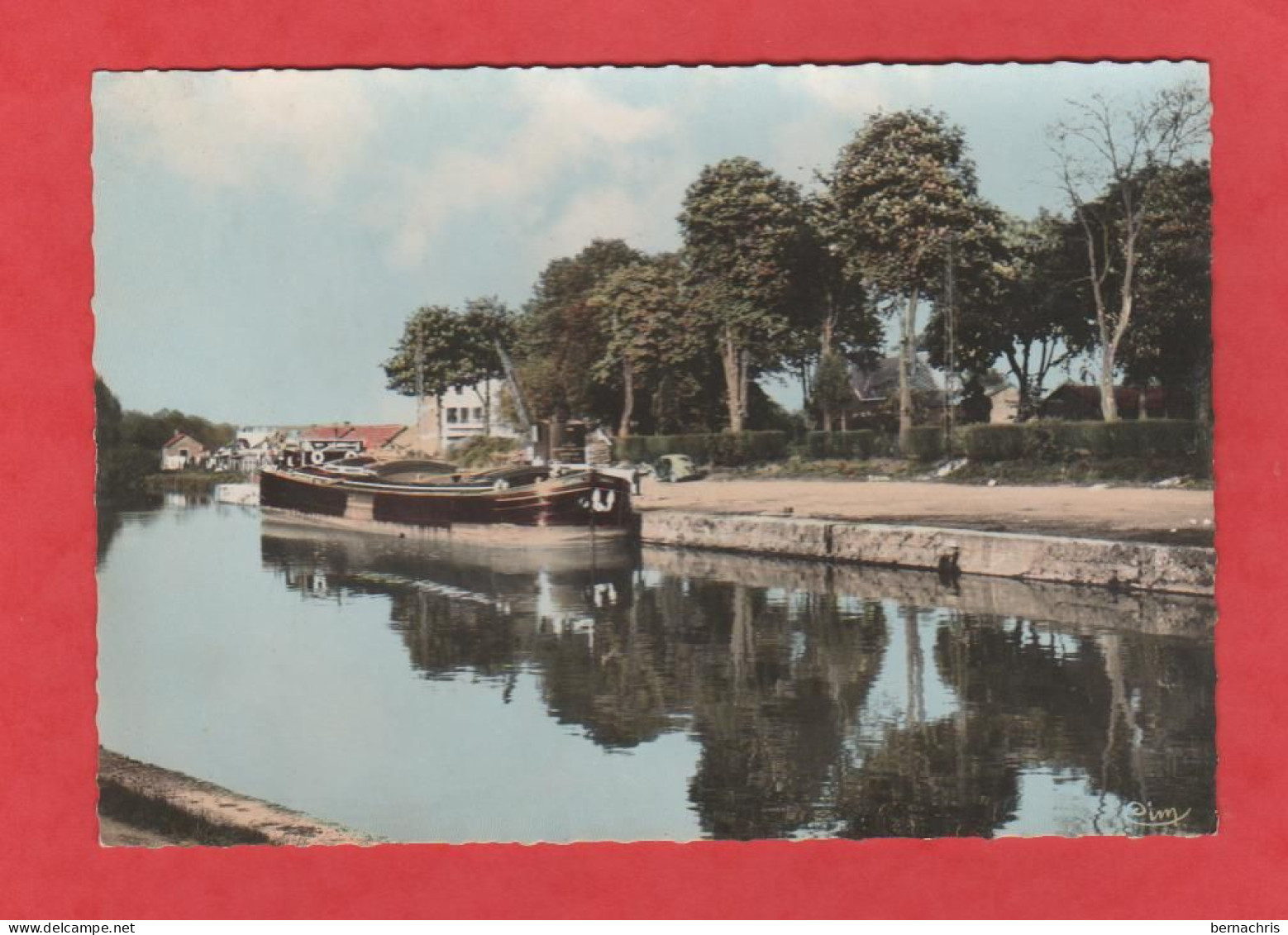 LANDRECIES      Canal De La Sambre Et Jardin Public    Péniche        59 - Landrecies