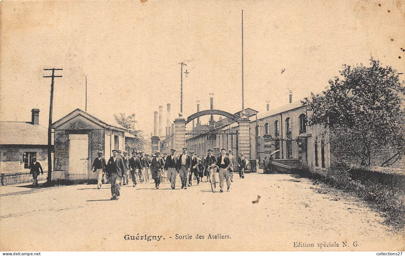 58-GUERIGNY- SORTIE DES ATELIERS - Guerigny