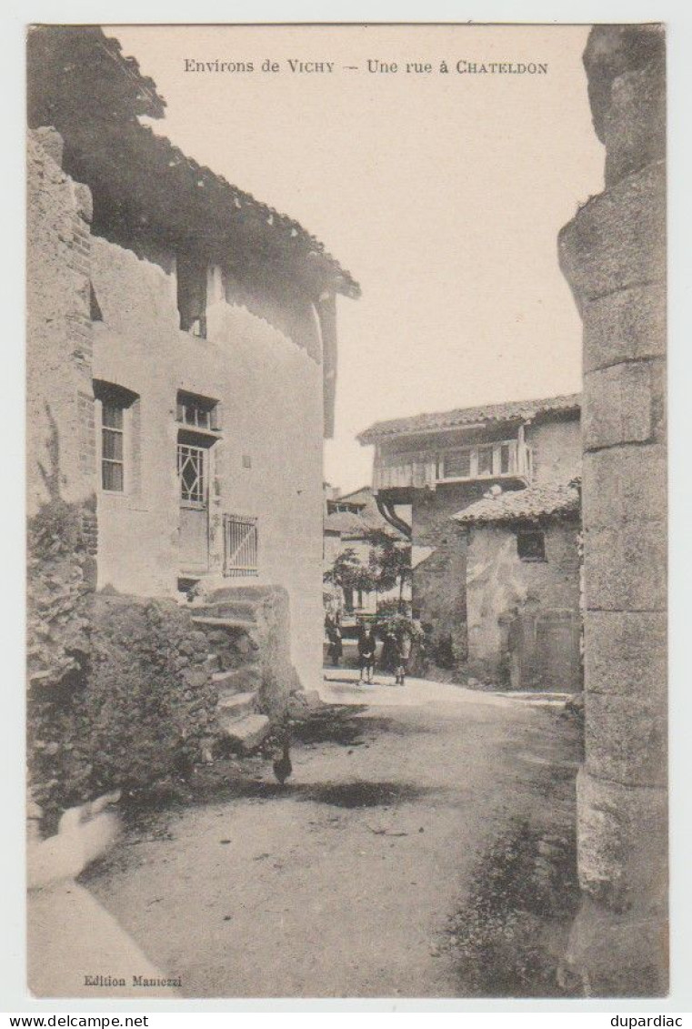 63 - Puy De Dôme / Environs De Vichy -- Une Rue à CHATELDON. - Chateldon